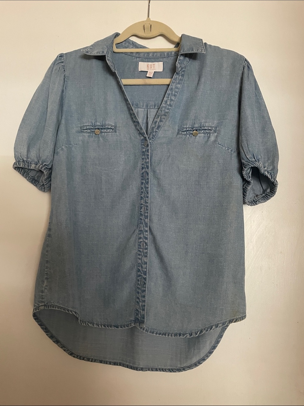 Kut from the Kloth Light Blue Chambray Shirt XS pit to pit 18 1/2 inches